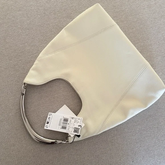 NWT Mango LEATHER SHOULDER BAG WITH
METAL HANDLE - Picture 6 of 9